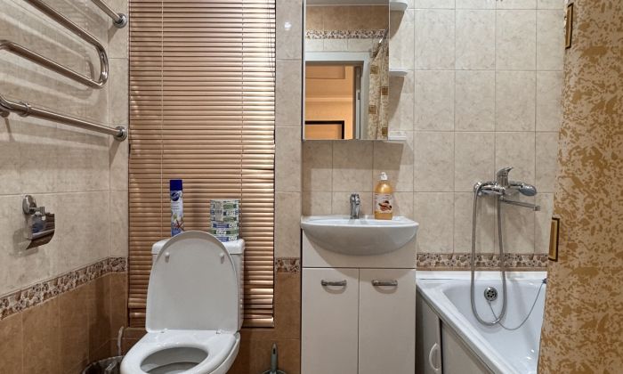 Нефтяников 62